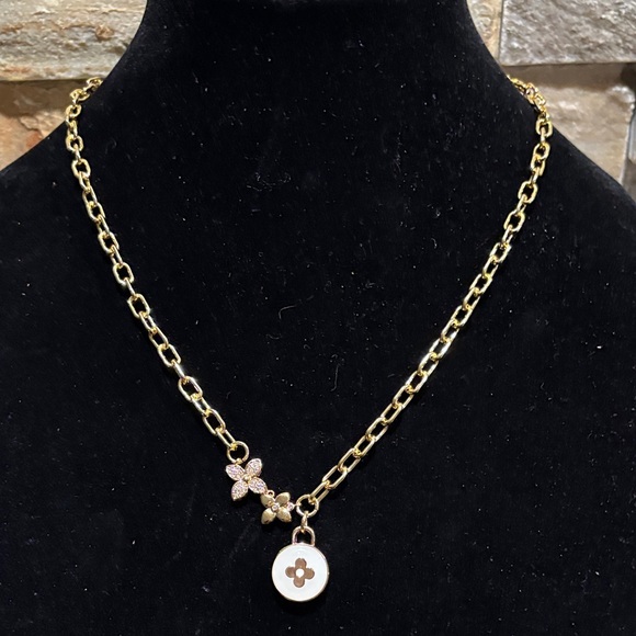 Gold Chain Necklace with Floral Pendant